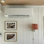 Tatil Evi Between Svenner And Tvistein Lighthouses