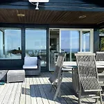 Tatil Evi Between Svenner And Tvistein Lighthouses Ula