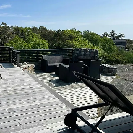 Between Svenner And Tvistein Lighthouses Feriehus Ula